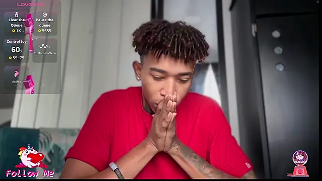 sexy blacks  online show from November 18, 2025, 12:20 pm