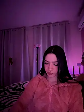 ShannonShanny online show from December 15, 2025, 7:51 pm