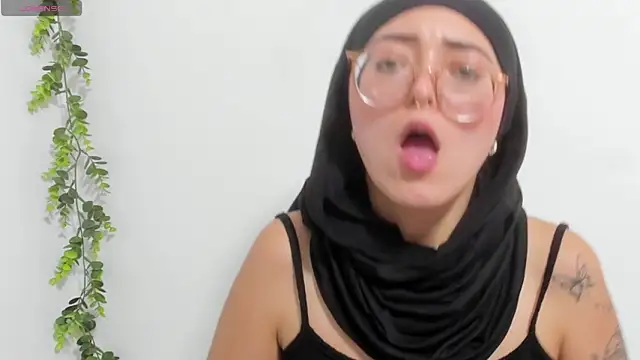 aysel elid online show from February 8, 2025, 10:40 pm