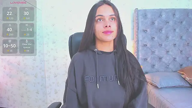 ChloeHarper  online show from October 28, 2025, 1:36 pm