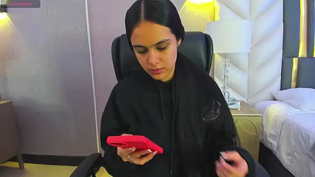 ChloeHarper  online show from January 14, 2026, 11:49 am