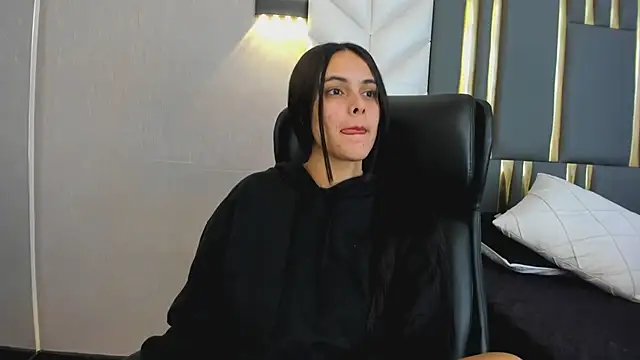Snapshot of ChloeHarper_ chatting on July 19, 2026, 1:04 pm ChloeHarper online show from July 19, 2026, 1:04 pm