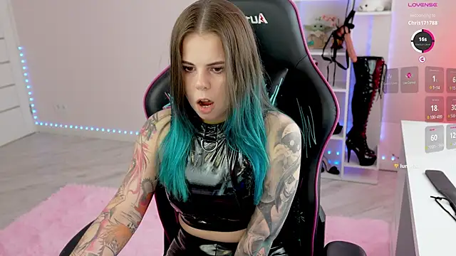 Snapshot of Latex_Kitty chatting on July 4, 2026, 11:27 am Latex Kitty online show from July 4, 2026, 11:27 am