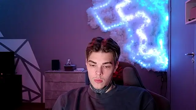 DENIS HERE online show from December 5, 2024, 12:22 pm