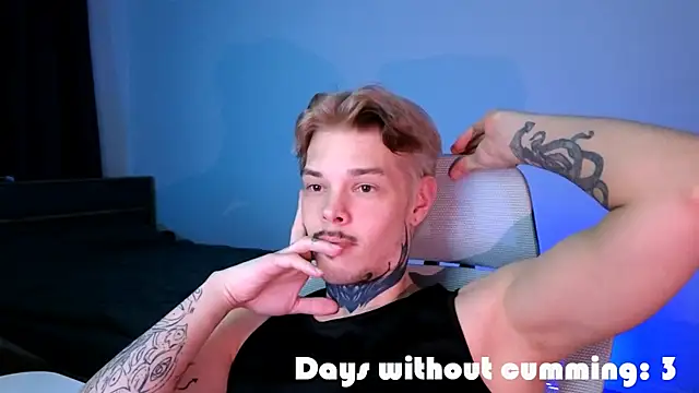 DENIS HERE online show from April 22, 2026, 11:39 pm