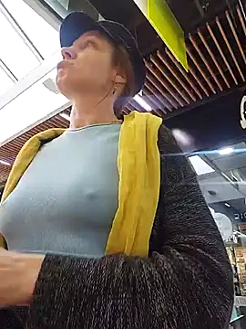 Exhibitionsplit online show from March 13, 2025, 4:23 pm