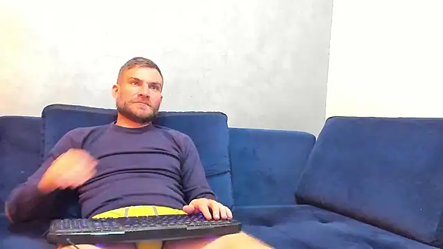 Snapshot of 10in_deluxe chatting on February 19, 2025, 10:01 am 10in deluxe online show from February 19, 2025, 10:01 am