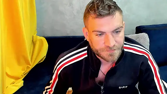 Snapshot of 10in_deluxe chatting on March 23, 2025, 6:26 am 10in deluxe online show from March 23, 2025, 6:26 am