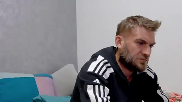 Snapshot of 10in_deluxe chatting on October 2, 2025, 7:32 pm 10in deluxe online show from October 2, 2025, 7:32 pm