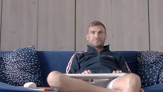 Snapshot of 10in_deluxe chatting on October 12, 2025, 7:40 am 10in deluxe online show from October 12, 2025, 7:40 am