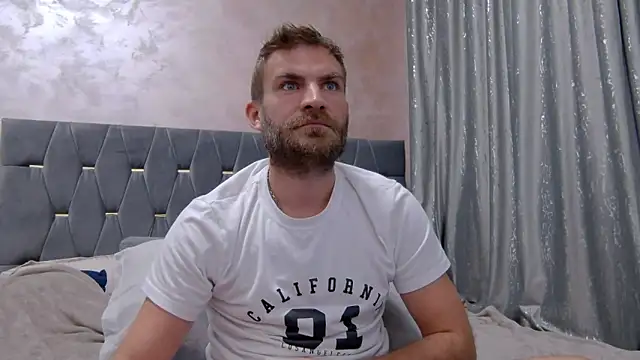 Snapshot of 10in_deluxe chatting on November 27, 2025, 6:48 am 10in deluxe online show from November 27, 2025, 6:48 am