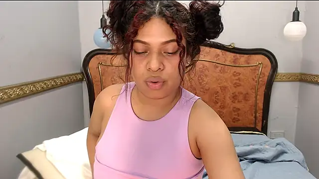 Naomi Tylers online show from February 5, 2025, 1:26 am