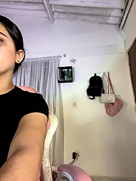 violet-333 online show from October 8, 2025, 4:21 am