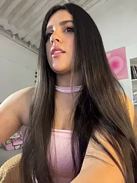 violet-333 online show from May 12, 2026, 5:21 pm