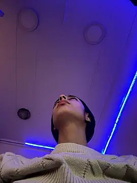 cristel 17 online show from December 4, 2024, 1:42 pm