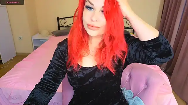 Snapshot of RedHeadBridget chatting on May 28, 2026, 5:05 am RedHeadBridget online show from May 28, 2026, 5:05 am