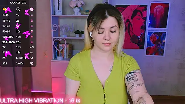 cutie mili online show from February 13, 2025, 4:43 am