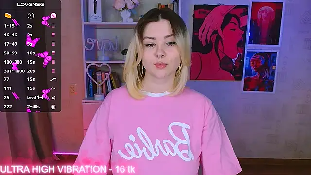 cutie mili online show from March 5, 2025, 1:39 pm