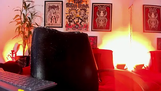 Snapshot of irregular_fetish_ chatting on June 20, 2026, 1:09 am irregular fetish online show from June 20, 2026, 1:09 am