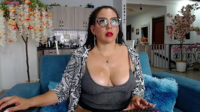 dakota johnson10 online show from September 19, 2025, 7:03 pm