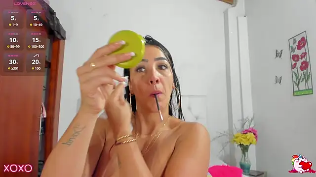 VenussVega online show from October 9, 2025, 3:54 pm