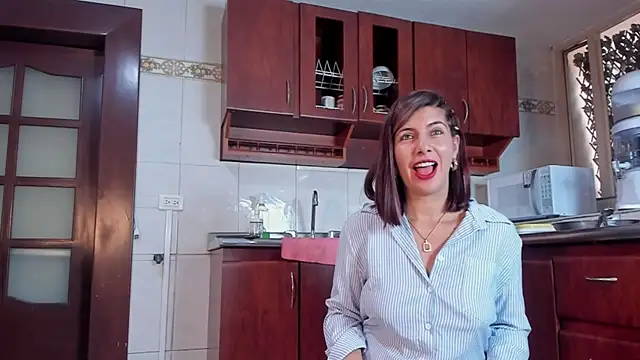 scarlett moore online show from November 10, 2025, 2:38 pm