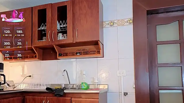 scarlett moore online show from April 20, 2026, 3:26 pm