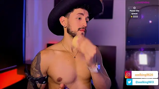 AxelKing1326 online show from April 3, 2026, 9:35 pm