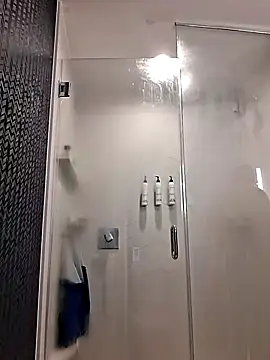 chainjulious online show from December 16, 2025, 6:13 pm