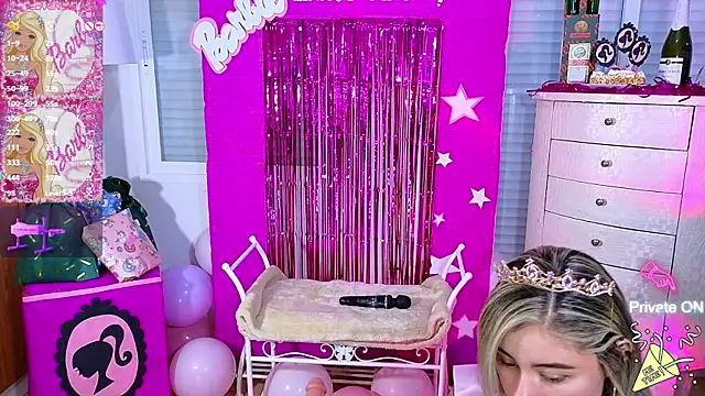 Tawny cox online show from December 8, 2024, 10:41 am