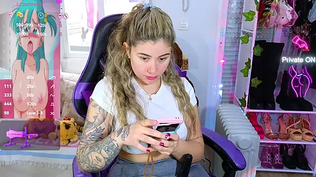 Tawny cox online show from March 4, 2025, 10:13 am