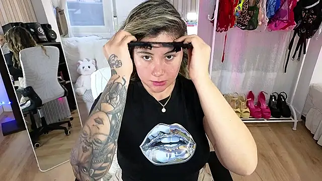 Tawny cox online show from February 12, 2026, 11:38 am