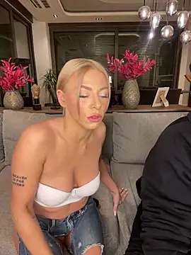 Snapshot of SexOnMyLvL chatting on January 4, 2025, 9:52 pm SexOnMyLvL online show from January 4, 2025, 9:52 pm