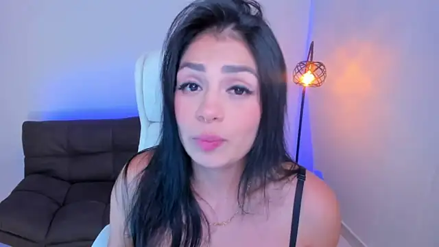 dominique21  online show from December 18, 2024, 5:04 am