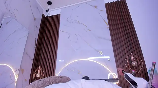 danisaenz  online show from March 3, 2025, 11:35 pm