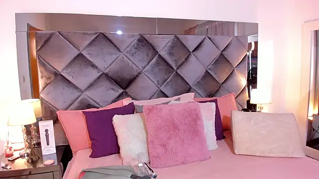 sofhiaa adaams online show from February 14, 2025, 5:03 pm