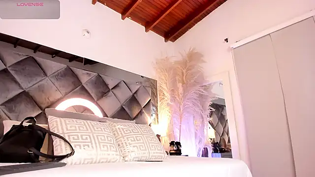 sofhiaa adaams online show from October 21, 2025, 10:21 pm