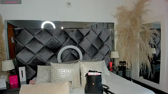 sofhiaa adaams online show from October 27, 2025, 10:36 pm