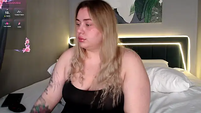 Snapshot of LadySambuca chatting on January 19, 2026, 6:17 am LadySambuca online show from January 19, 2026, 6:17 am