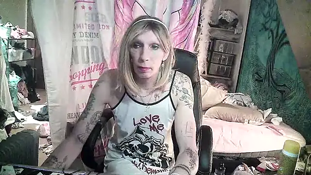 Ombeline1 online show from February 17, 2025, 5:53 pm