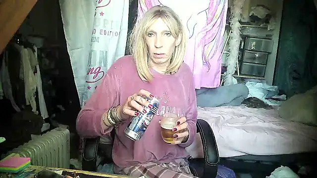 Ombeline1 online show from February 18, 2025, 10:27 am