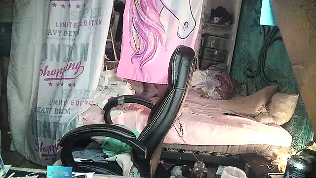 Ombeline1 online show from February 24, 2025, 1:02 am