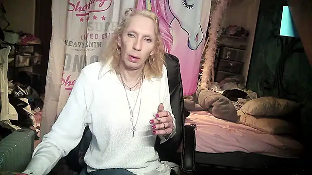 Ombeline1 online show from February 25, 2025, 8:03 am