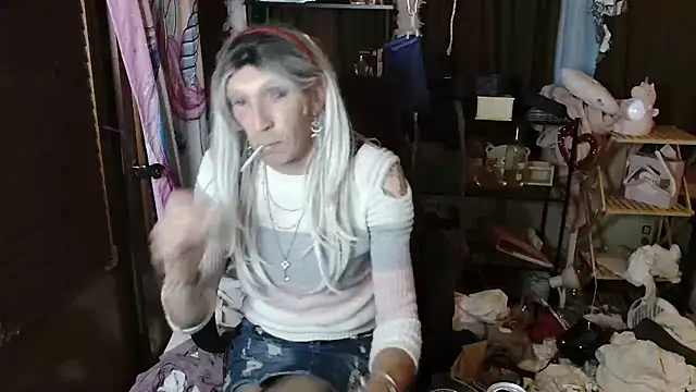 Ombeline1 online show from September 19, 2025, 6:19 pm