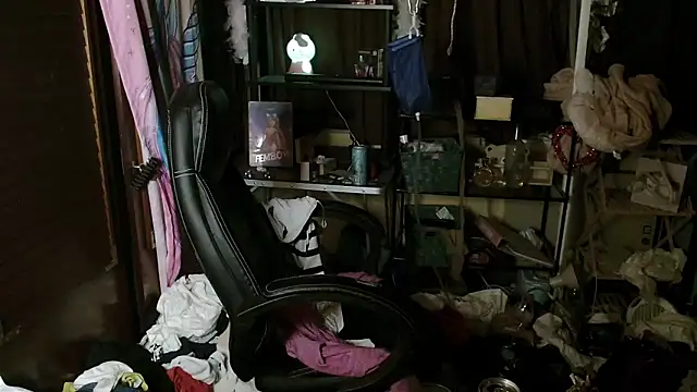 Ombeline1 online show from September 26, 2025, 12:36 am