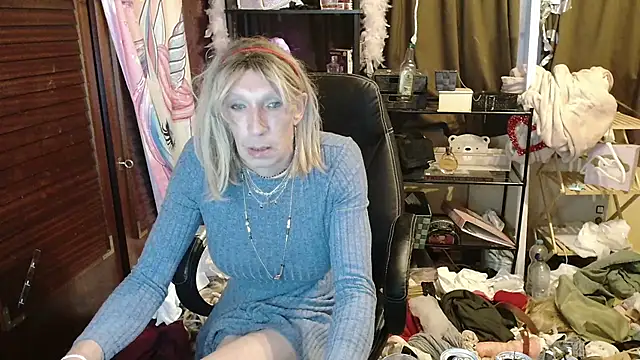 Ombeline1 online show from October 25, 2025, 4:57 pm