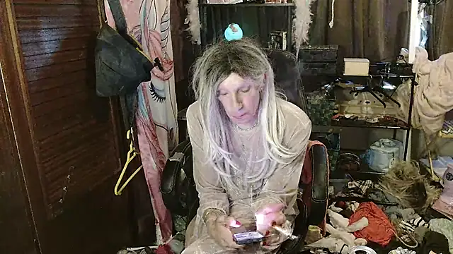 Ombeline1 online show from November 19, 2025, 10:37 am