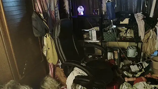 Ombeline1 online show from December 22, 2025, 8:22 am