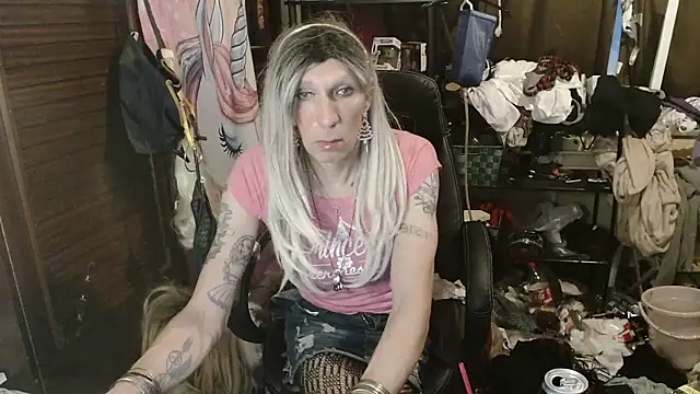 Ombeline1 online show from January 14, 2026, 4:23 pm