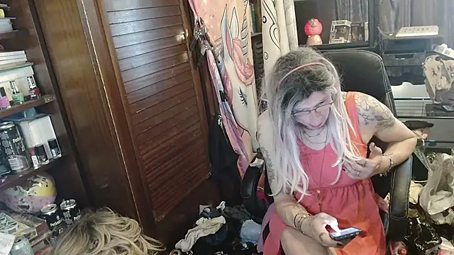 Ombeline1 online show from April 20, 2026, 10:18 am